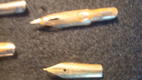 Posten (8) FÜLLFEDERHALTER - FEDERN - Wing Flow 14K - Capital #20 - Neu im Karton nur rostig - Bild 5 von 7