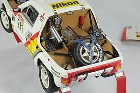 Raro kit Tamiya 1/24 model kit Mitsubishi Pajero 1992 Paris-Le Cup win JP 11031 - Immagine 2 di 4