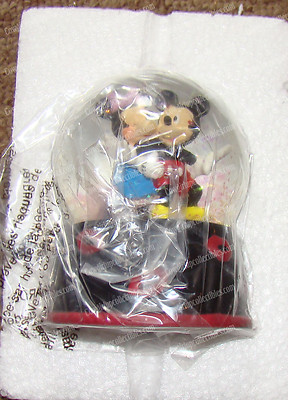 Disney Mickey & Minnie Mouse Lots Of Kisses (Westland 19527) 65mm