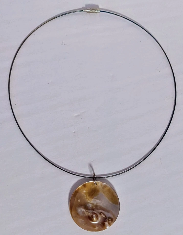 COLLAR COLGANTE CONCHA DE PERLAS AMPOLLA 18" Foto 2 de 4