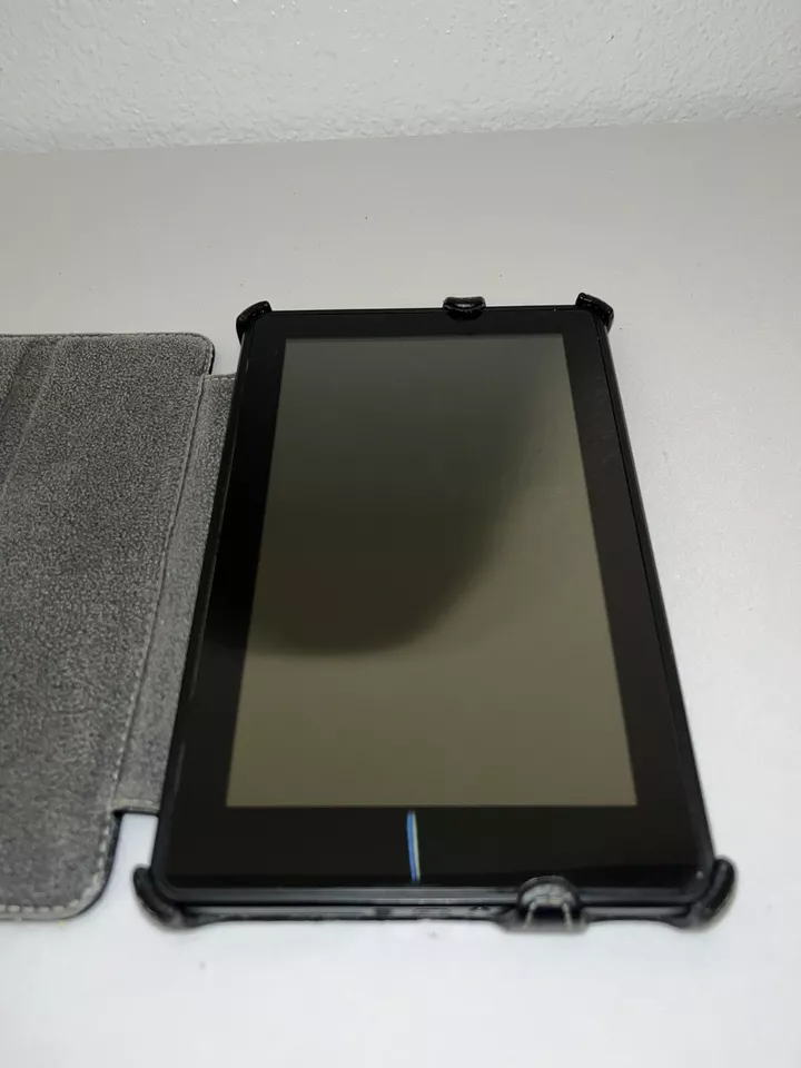 Amazon Kindle Fire 1st Generation D01400 8GB - 7" - WI-FI - Black Tablet Tested - Image 3 of 4