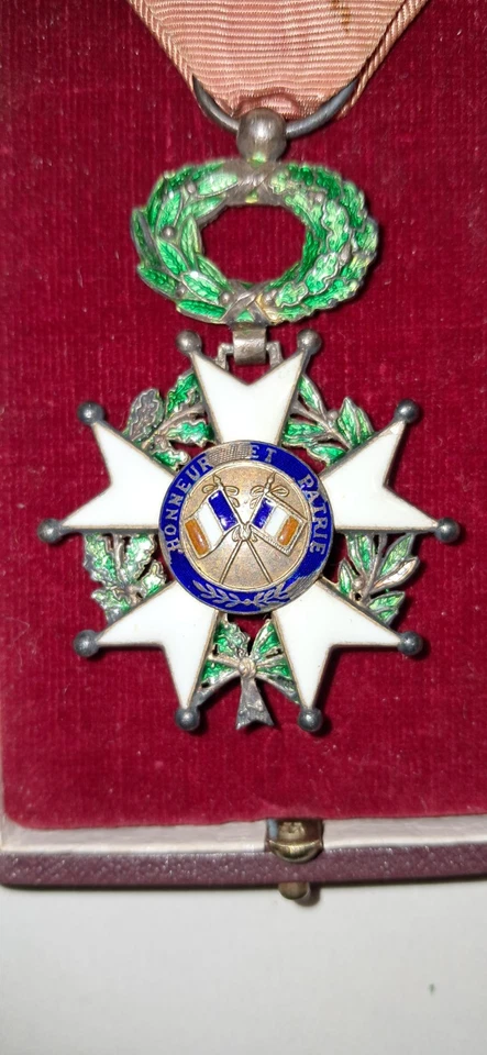 Médaille Légion d'Honneur grade de Chevalier 1870 - Photo 2/2
