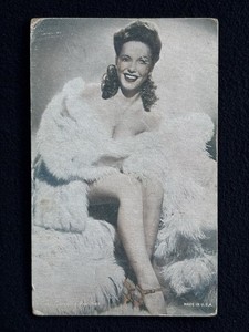 Earl Carroll's Vanities PIN-UP  arcade/postcard Vintage