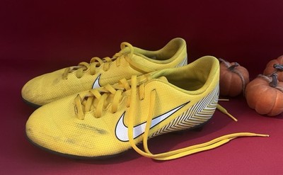 Nike Yellow Woman s Soccer Shoes Size 7.5 Used Without Box Nice Condition 6Y