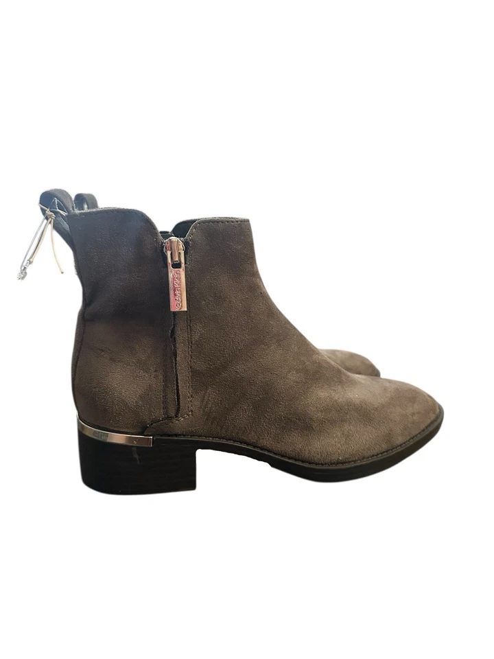 全新! Calvin Klein Deniece 粗跟踝靴麂皮绒女式靴子灰色 5 M — 第 3/4 张图片