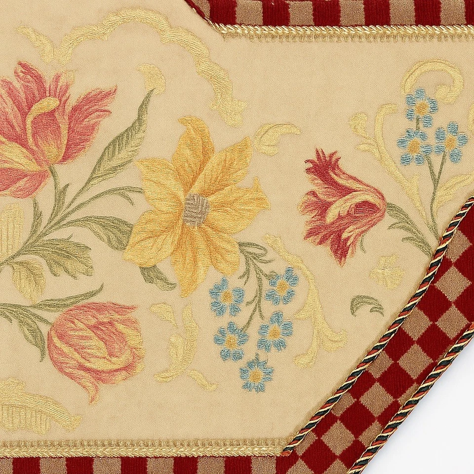 luxury table runner size 84 long x 14 wide. - Image 3 of 4