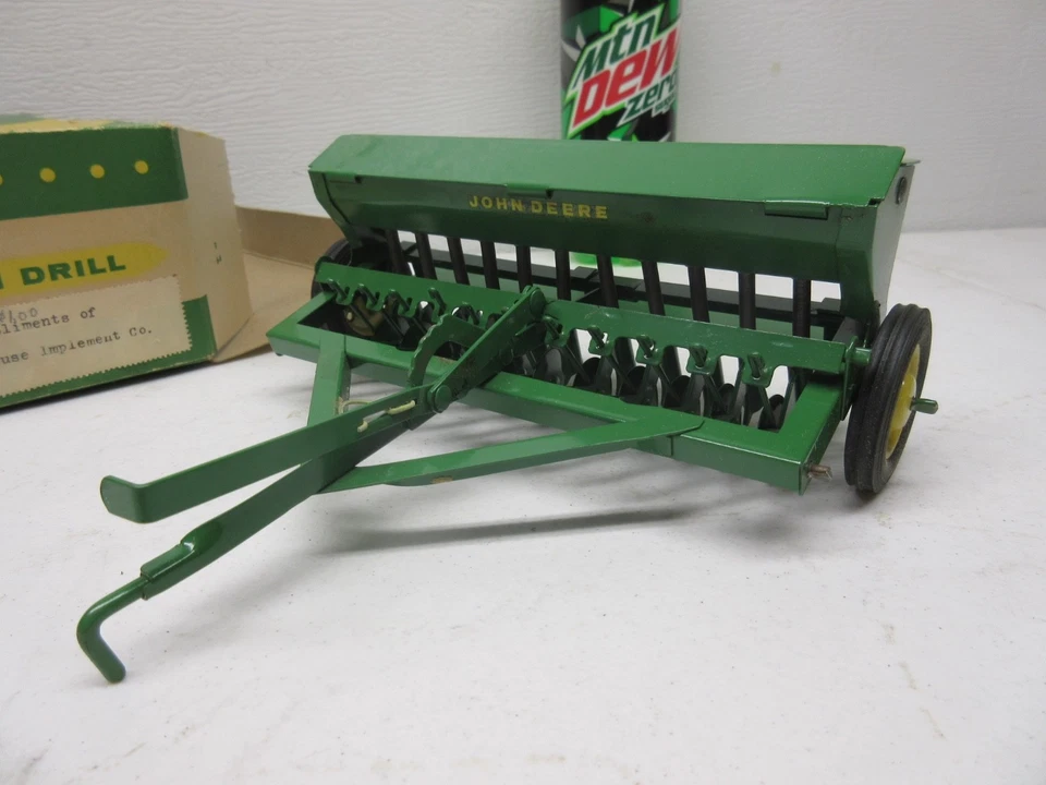 John Deere Farm Toy Tru Scale Eska Grain Drill Mint in Original Box - Image 3 of 4