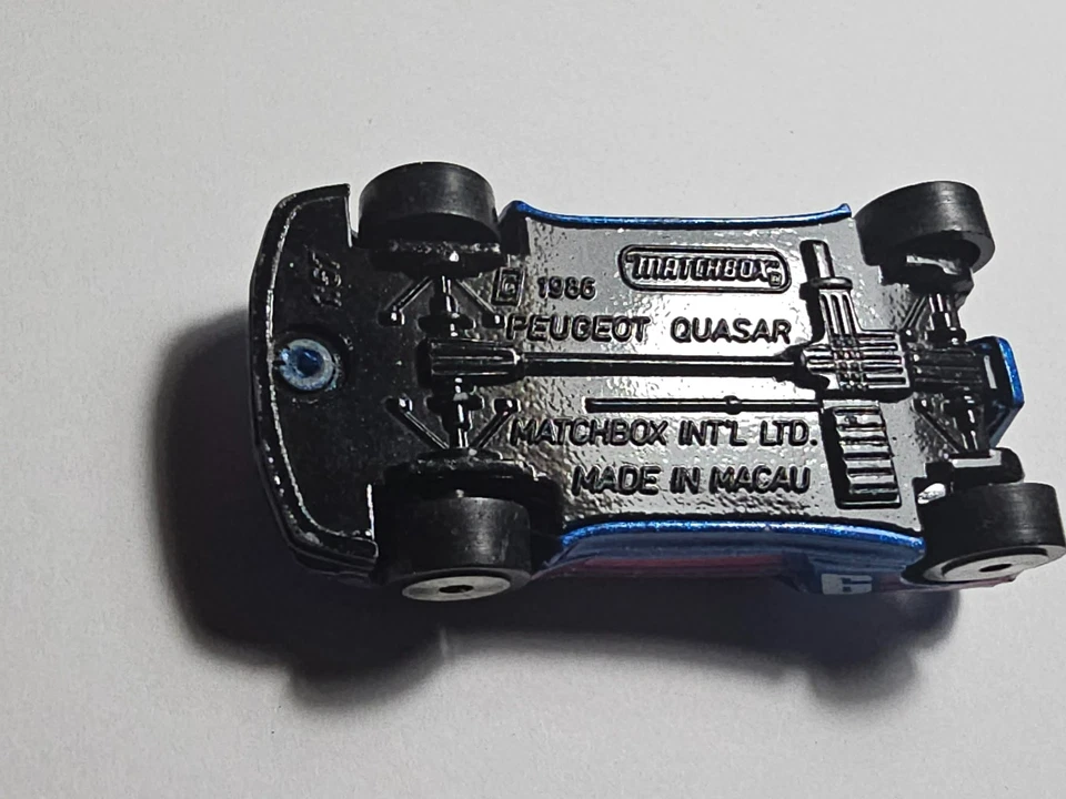 Matchbox 1987 Superfast SF-25 Peugeot Quasar Concept Car azul/rosa intenso 1:57 Foto 4 de 4