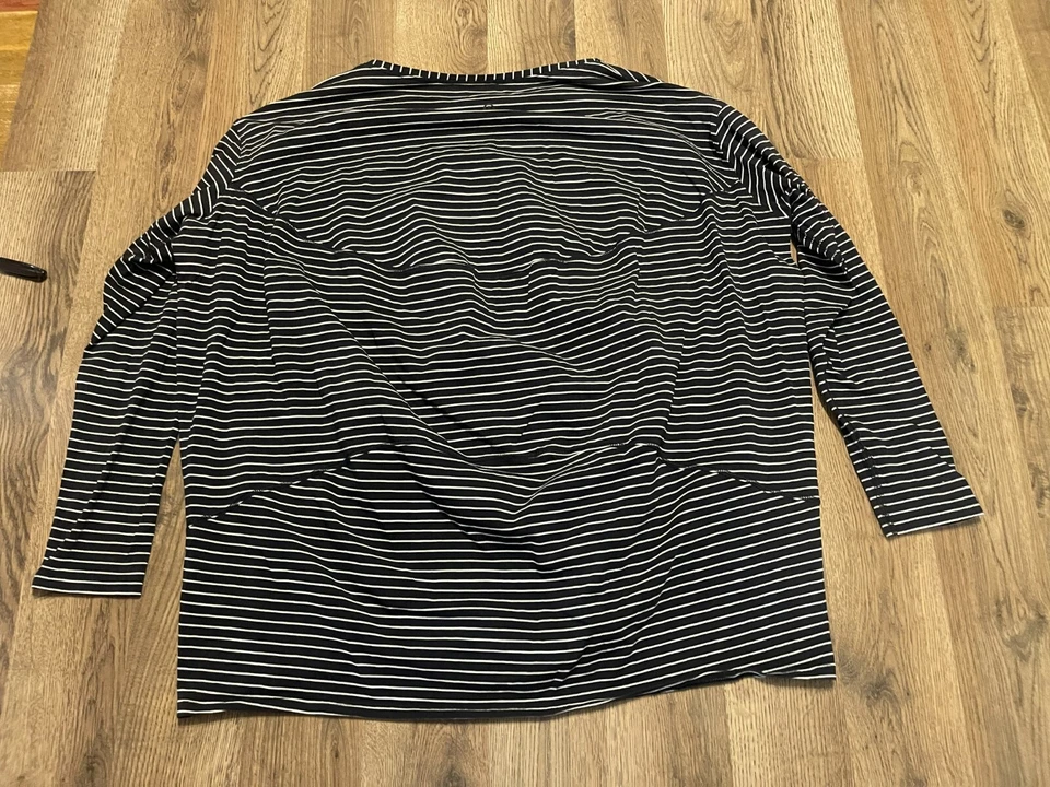 Camisa Lululemon, ¿talla grande para mujer? Negro Blanco, Rayas, Manga Larga, Logo Foto 2 de 4