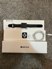  Apple Watch SE 2 Generazione Silver Aluminum  Case 44mm + Nike Sport Band