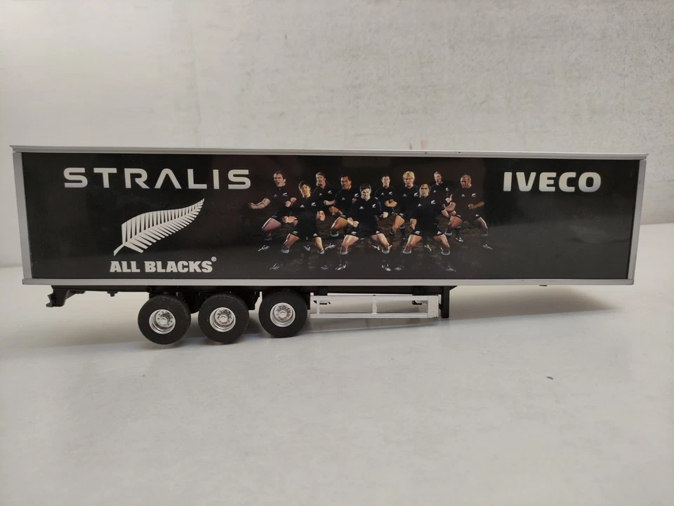 Rimorchio Iveco Stralis All Blacks Scala 1/43-I19 - Immagine 3 di 4