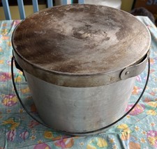 Vtg Aluminum Nesting Camping Mess Set Cooking Pots/Plastic Plates  Cups 21 Pcs