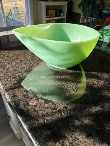 Fire-King Jade-ite Swedish Modern Bowl Teardrop 11' x8.5 ", 4" tall