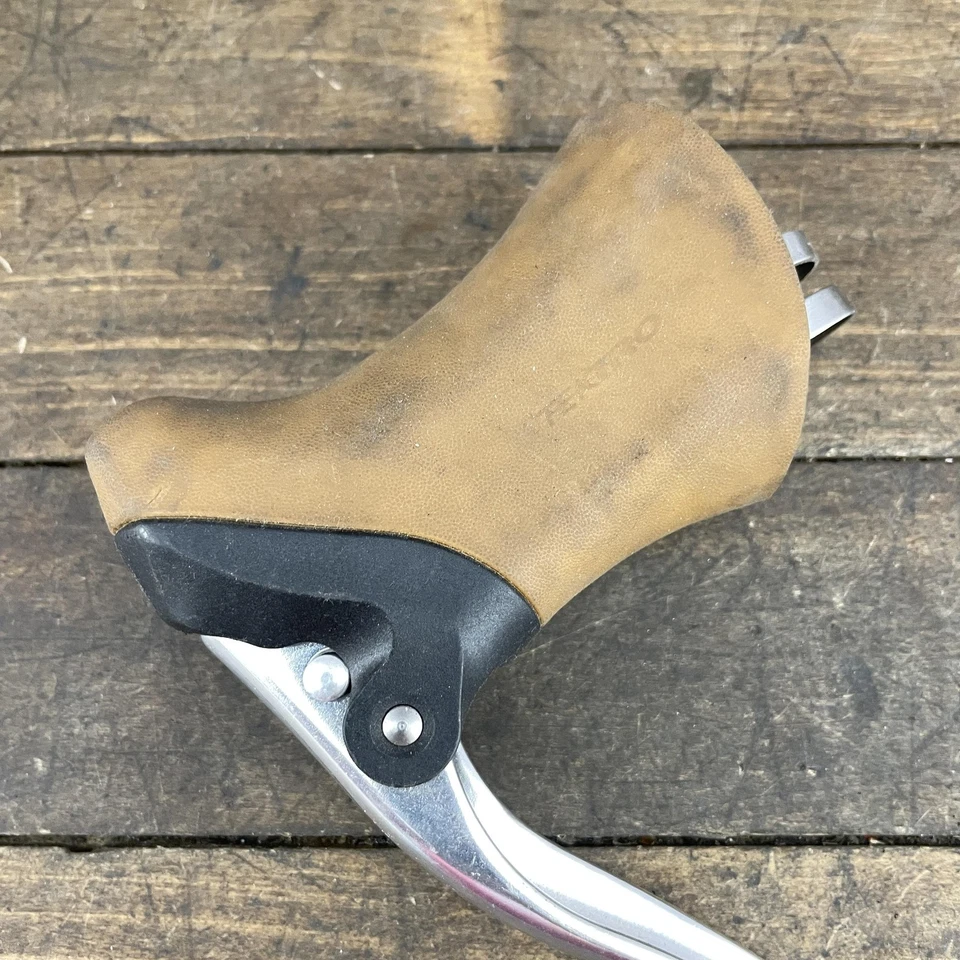 Tektro R200 Right Road Bike Brake Lever Drop Bar Single Silver Gum Hood R39C - Image 2 of 4