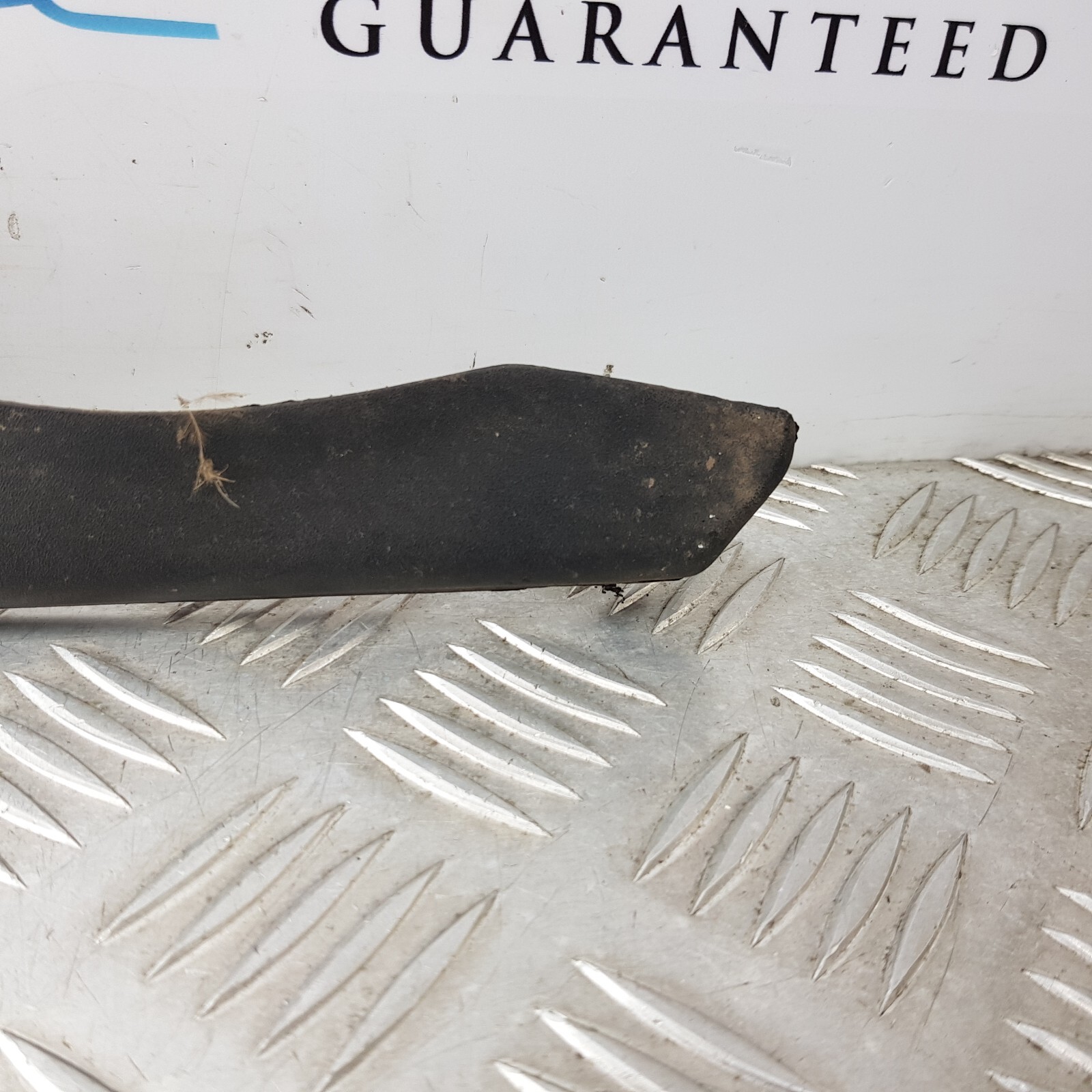 VW Jetta Mk5 OS Right Front Outer Door Strip Trim 1K5837382D for  