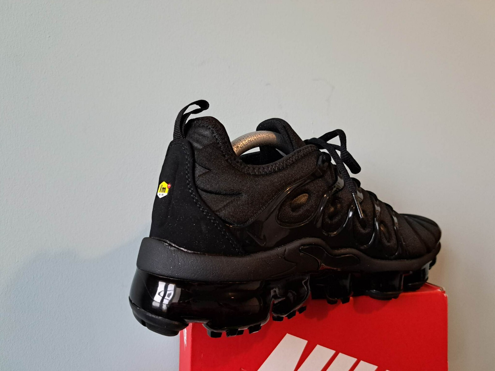 vapormax tn triple black