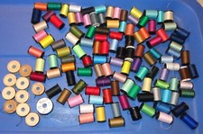 BIG MIXED LOT 112 SMALL VINTAGE SPOOLS OF SEWING THREAD  10 BOBBIN SHAPED