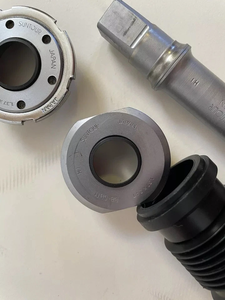 Soporte inferior de pista Suntour Superbe #BB-91 - 112 mm ISO BB-SB11 BSA tazas en muy buena condición Foto 2 de 4