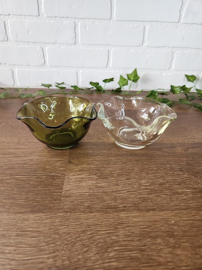 Set of 2 Vintage Avocado Green and Clear Glass 5