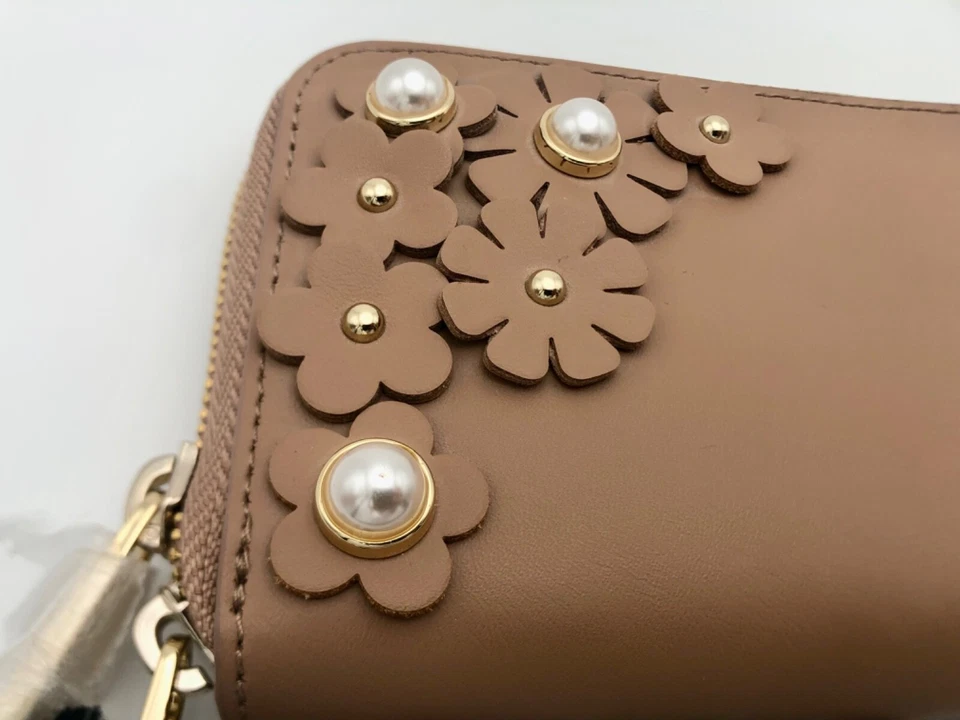 NWT ZAC Zac Posen Eartha Indexer Floral Applique Leather Wallet - Ladies - Image 3 of 4