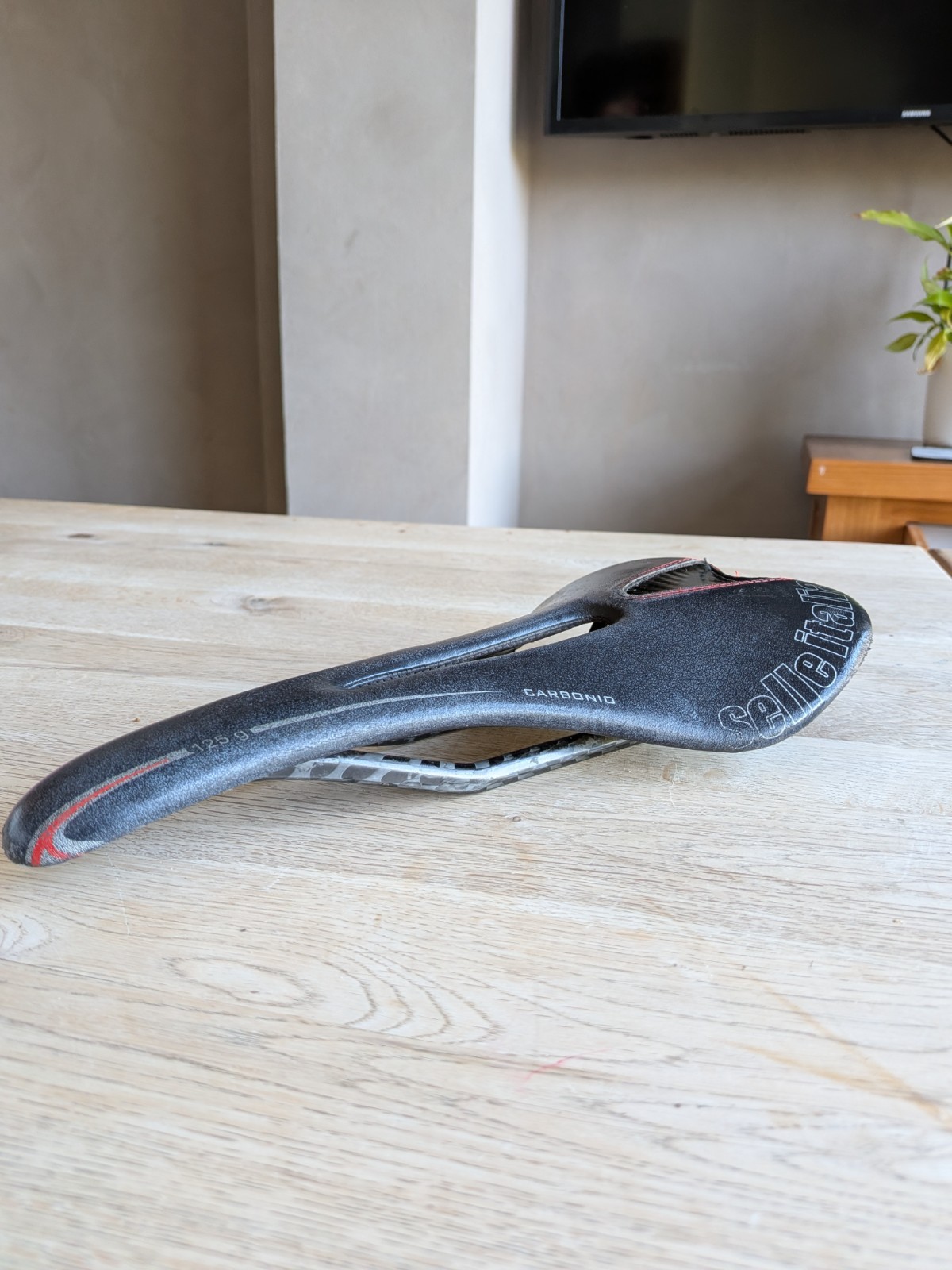 Selle Italia SLR Carbonio Flow Saddle - Black