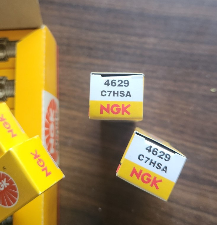 NGK - Standard Spark Plug  C7HSA 4629