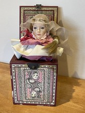 Musical Jack in the Box Queen of Hearts  A time for us  1986 Enesco Creepy As Is