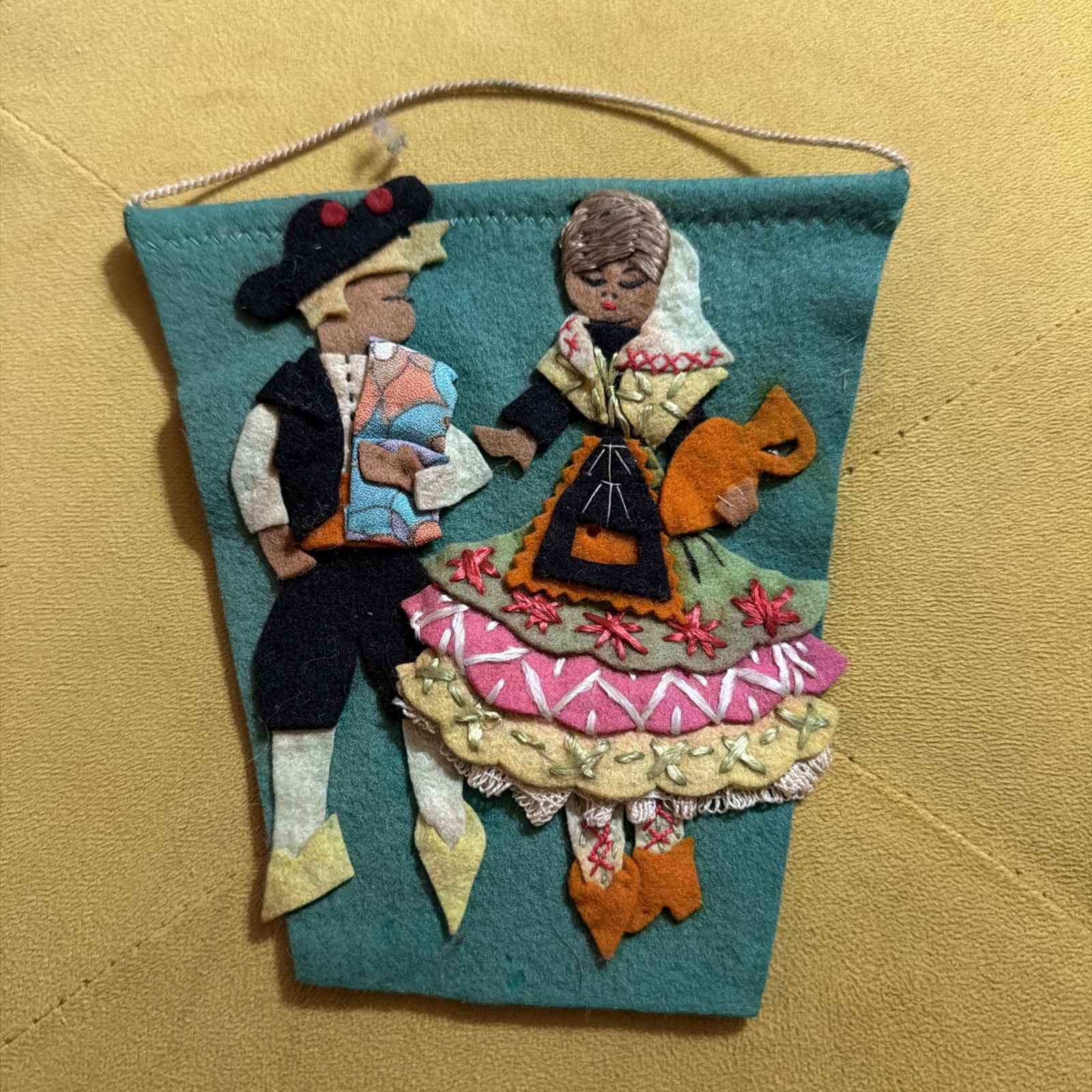 BANDERÍN Vintage Souvenir BANDERA - MADRID España HECHO A MANO Disfraz Tradicional