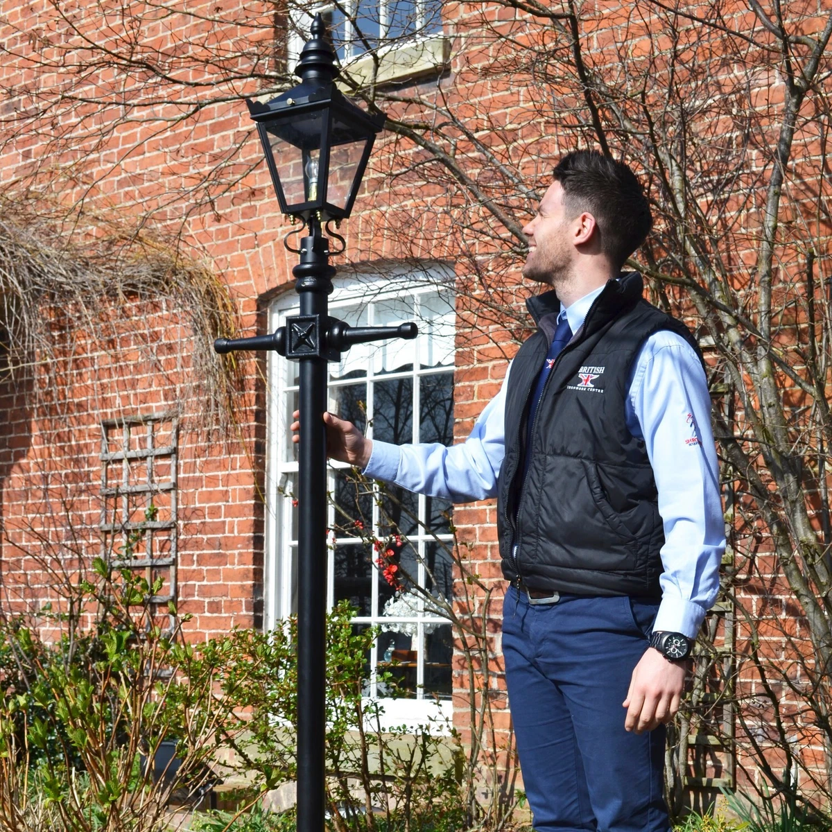 USED Ex Display 2m Victorian Lamp Post Lantern Reclaimed Garden Lighting Set