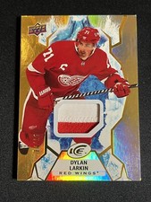 Dylan Larkin /15 made Gold Ice Jersey Patch 2021-22 Parallel Hockey Card 54