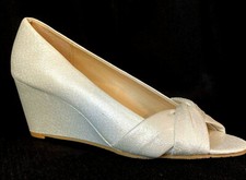 Nina Womens Silver Peep Toe Heels Size 7