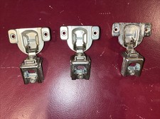 partia 3, zawiasy Blum, nakładka 1-1/4 cala, otwarcie 110 stopni, 38C355-01. self closs