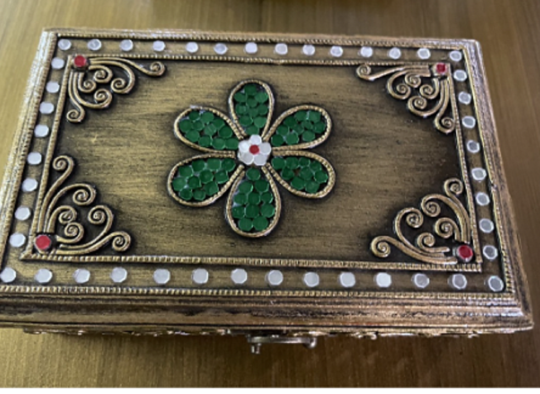 Elegant Vintage Wooden Jewelry Box with Green Floral Design 18x13x6.5cm Romantic Gift-image