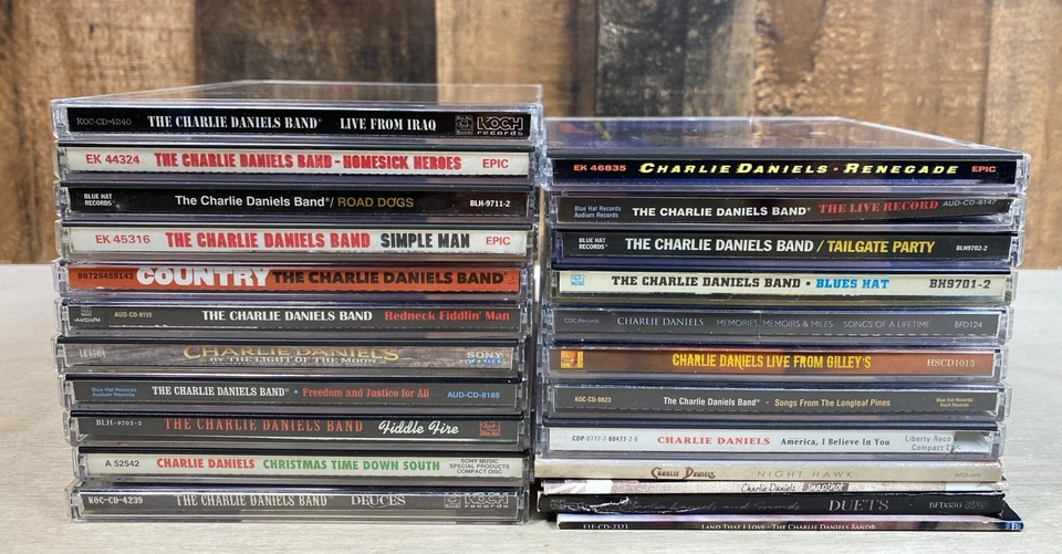 Huge Lot of 23 Charlie Daniels Band CDs - all pictured - VG to Excellent discs Foto 3 de 4