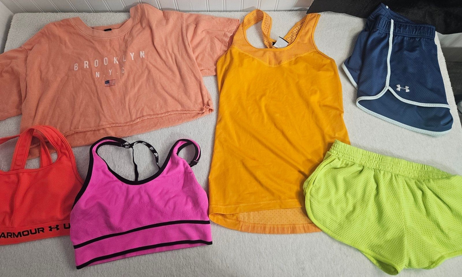 Workout clothes bundle-9 items - image 2