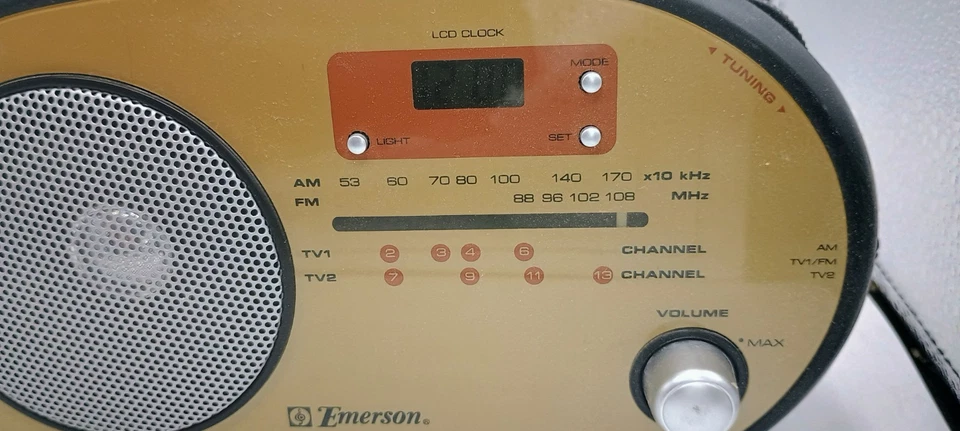 Emerson RP1103 AM FM TV1 TV2 Instant Weather Band Radio W Lighted LCD Clock - Image 4 of 4