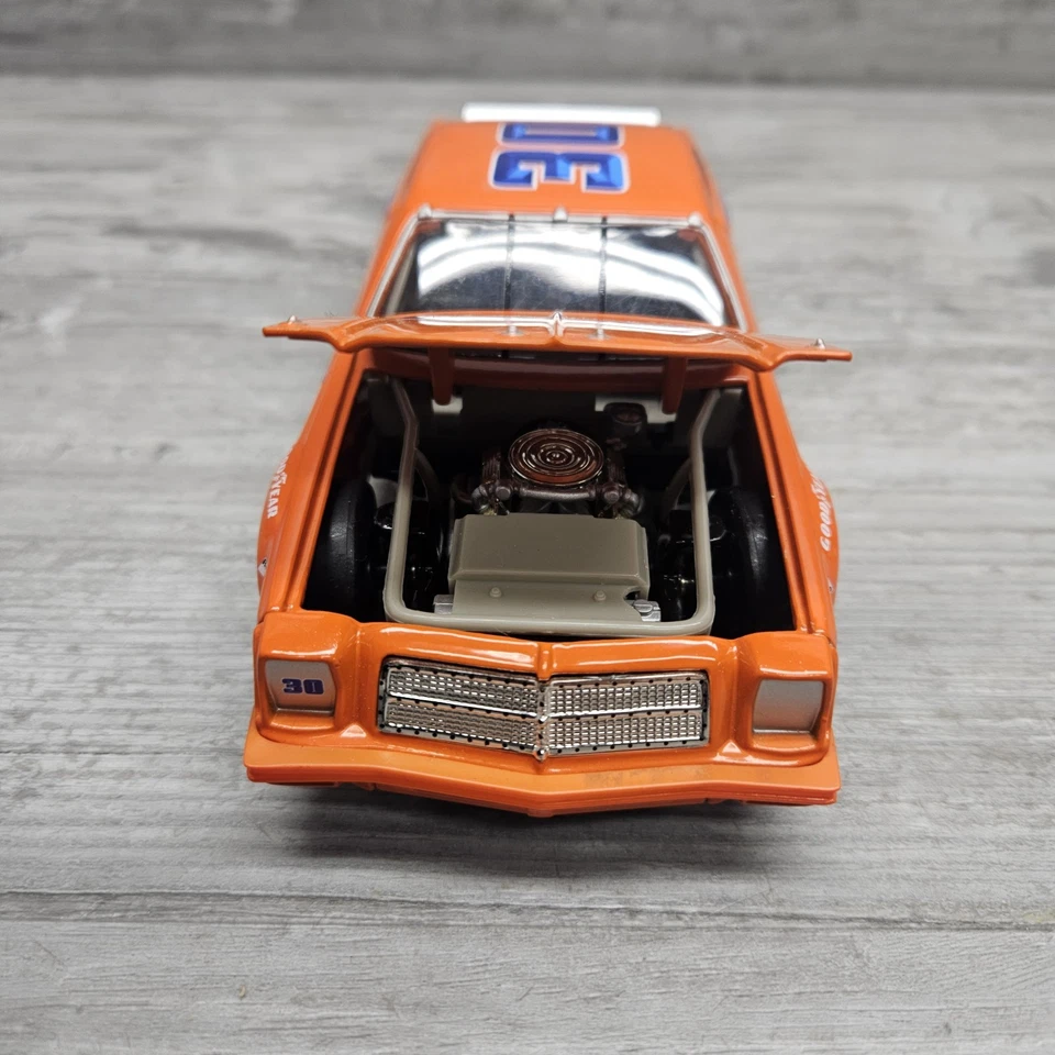 Coche de stock Dale Earnhardt #30 Army 1976 Monte Carlo escala 1:24 sin caja Foto 4 de 4