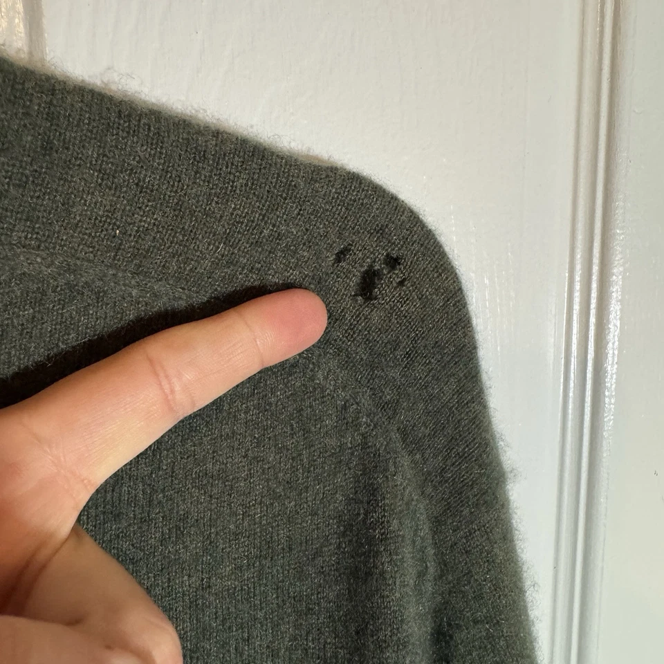 Marconi 100% Cashmere Crew Neck Green Sweater Size XL Extra Large Small Hole - Image 4 of 4