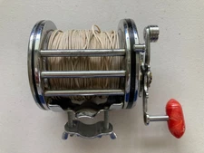 Vintage Penn Senator 3/0 Fishing Reel Made in the U.S.A, with reel clamp