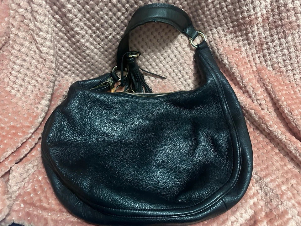 Michael Kors Gansevoort 黑色皮革流浪汉 单肩包 手提包 — 第 4/4 张图片