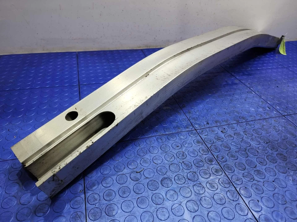 Parachoques trasero Nissan Leaf 2013-2017 barra de impacto refuerzo OEM 850303NF0A Foto 2 de 4