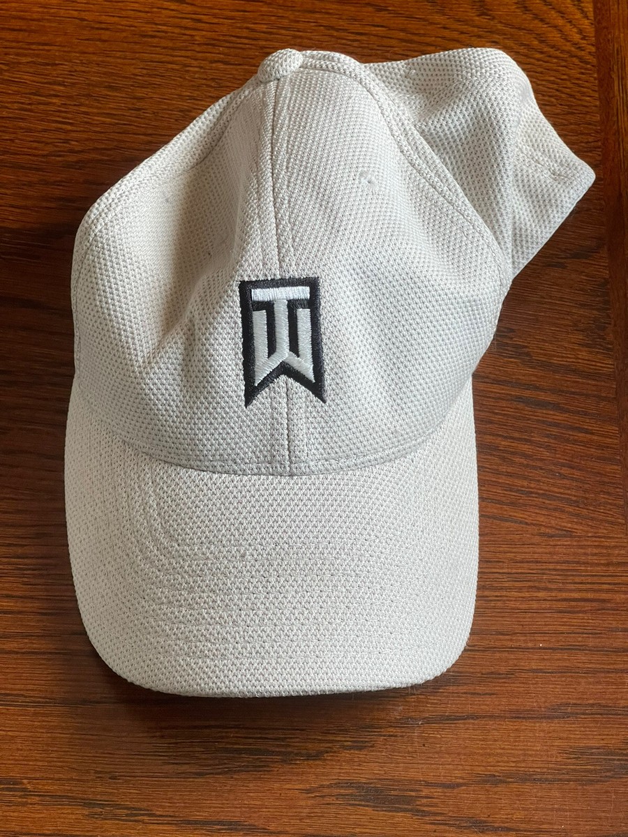 tiger woods hat tan