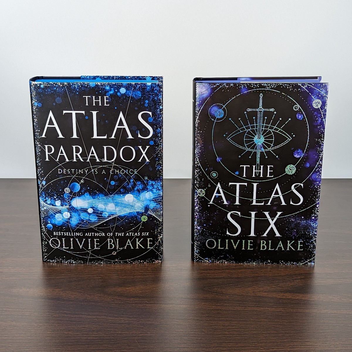 The Atlas Six (Illumicrate) 2冊セット s-l1200.jpg