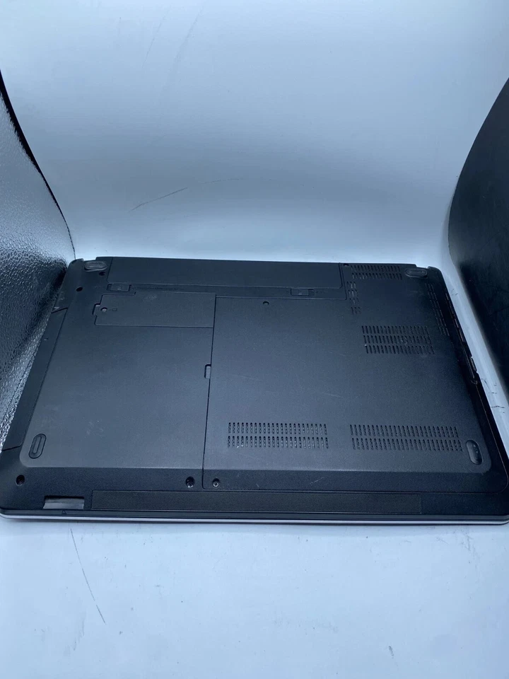 Disco duro Lenovo ThinkPad Edge E440 14' Intel i3 2,40 GHz 4 GB RAM 320 GB Foto 2 de 4