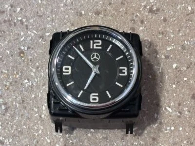 Uhr Mercedes-Benz E W213 Analoguhr Analog Watch A2138272000  - Bild 1 von 4