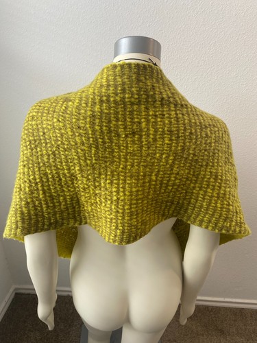 Collection Eighteen unisex lightweight INFINITY Scarf Green color one size - Picture 3 of 7