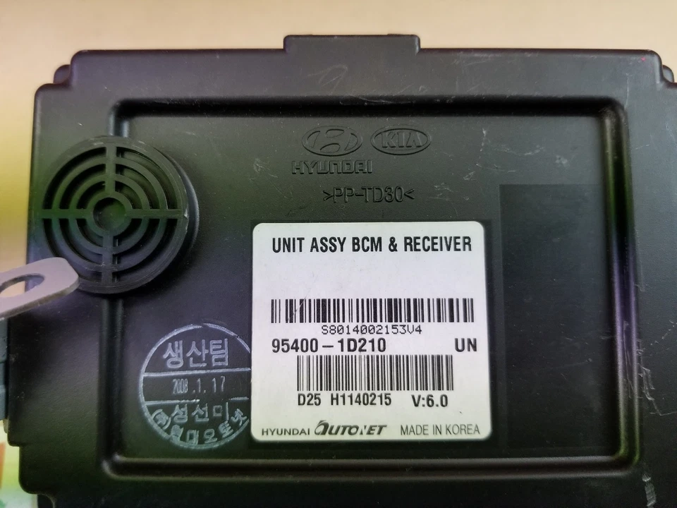 Módulo de control de carrocería Kia Rondo 2007-2010 BCM 954001D210 OEM Foto 4 de 4