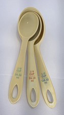 Plastic Portion Control Measuring Spoons 3 Pcs Round Bottom Pre-owned Discolored