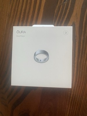 NEW SEALED Oura Ring 4 Smart Ring Size 9 Activity Tracker 4th Gen Silver