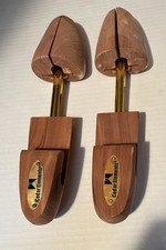 Cedar Elements Unisex Split-Toe Cedar Shoe Tree Set Of 2 Size Small 10  Length